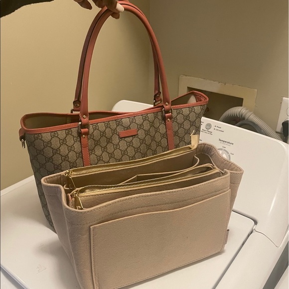 Gucci Gg Supreme Leather Trim Tote - Picture 15 of 15